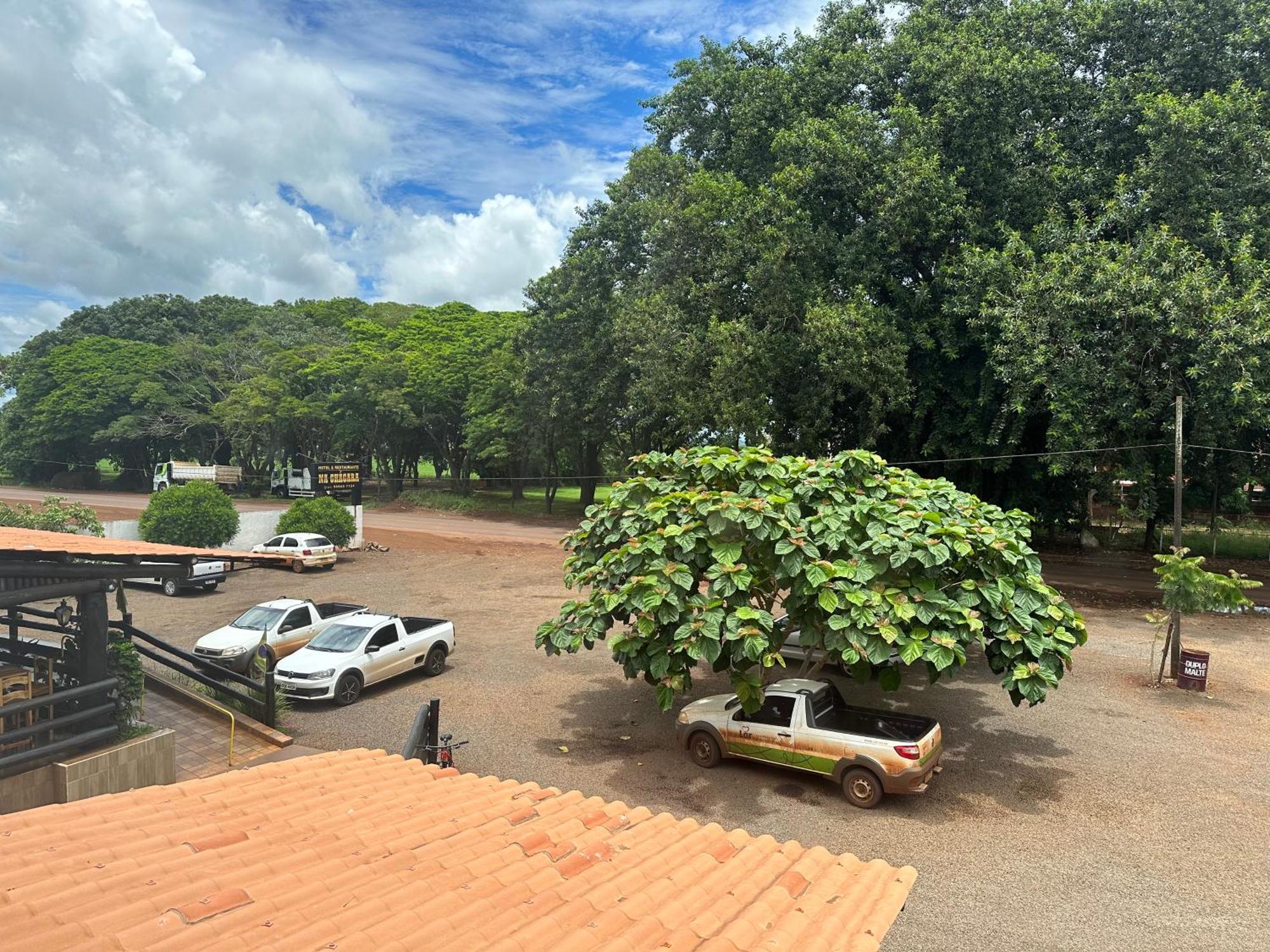 Hotel E Restaurante Na Chacara Dourados Bagian luar foto